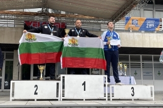 Prví traja jednotlivci. Za domácimi pretekármi – Kostadinovom a Dremalovom skončil na 3. mieste Talian Nerdoti.
